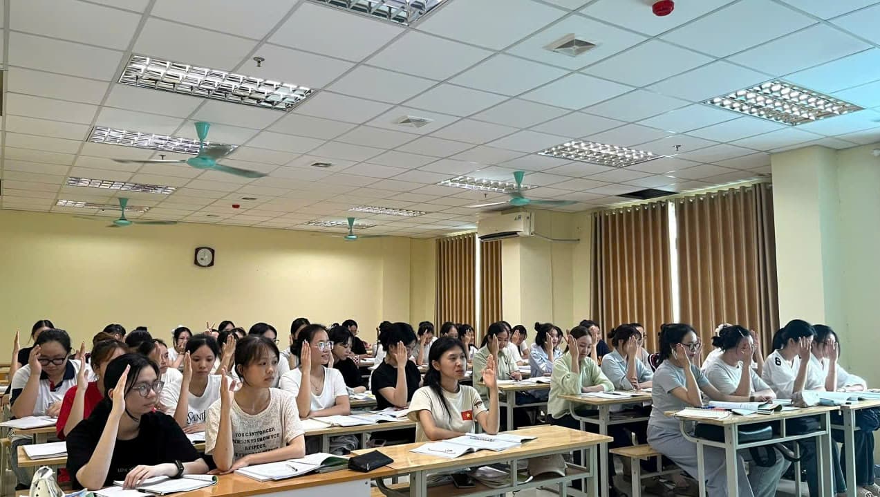Sinh viên Khoa Giáo dục Tiểu học (UHD) hân hoan chào đón năm học mới 2025 – 2026