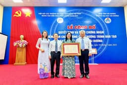 Khoa Kinh tế - Quản trị được cấp giấy chứng nhận kiểm định chất lượng chương trình đào tạo ngành Quản trị kinh doanh