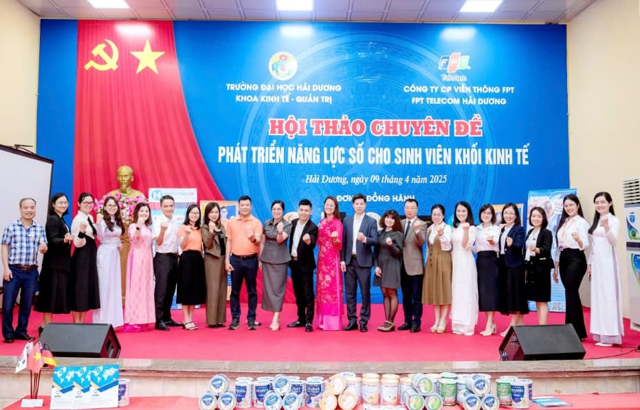 Hội thảo chuyên đề Phát triển năng lực số cho sinh viên khối kinh tế