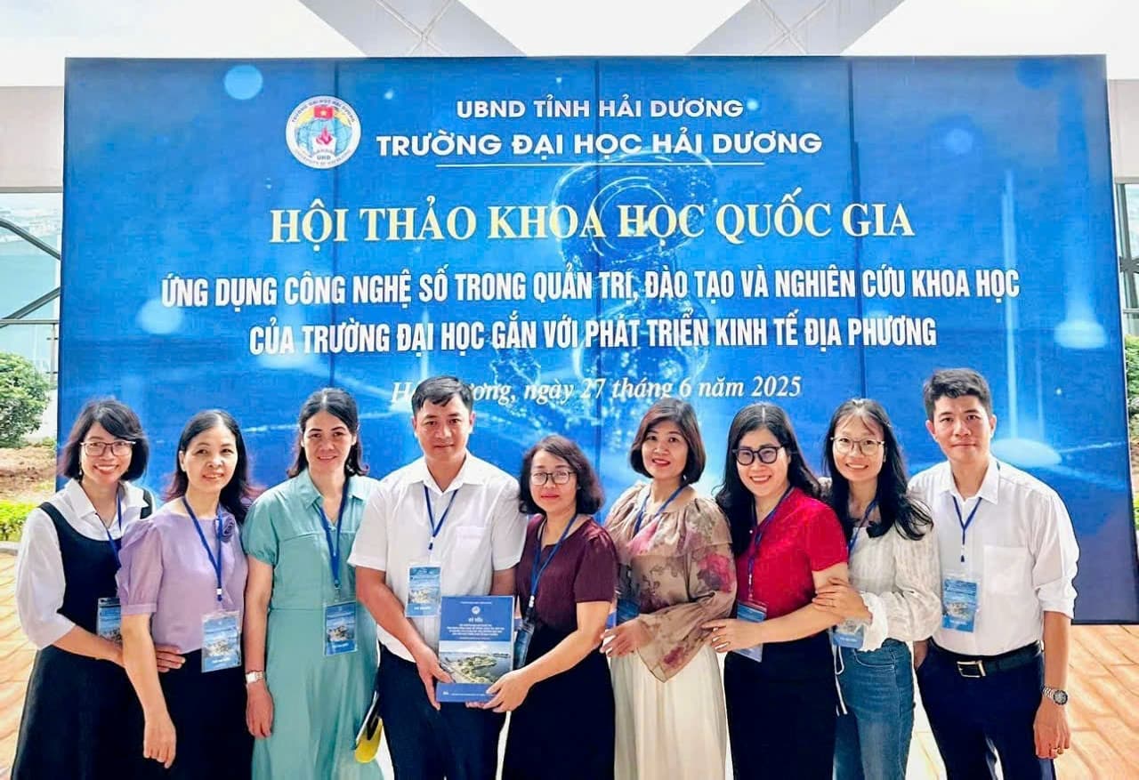 Một số hoạt động của giảng viên, sinh viên Khoa Ngữ văn và Khoa học xã hội - Trường Đại học Hải Dương