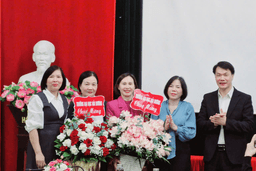 Trường Đại học Hải Dương tổ chức buổi gặp mặt chia tay các đồng chí là cán bộ quản lý nghỉ hưu theo chế độ