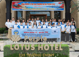 Khoa Kinh tế Quản trị - Trường Đại học Hải Dương tổ chức cho giảng viên, sinh viên đi thực tế và Seminar “Thực tiễn mô hình kinh doanh khách sạn” tại Purple Lotus Hotel