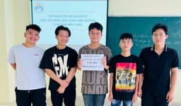 Cán bộ, giảng viên và sinh viên khoa Kỹ thuật và Công nghệ quyên góp ủng hộ đồng bào lũ lụt 