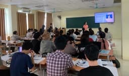 Cán bộ, giảng viên, sinh viên Khoa Ngoại ngữ tích cực chào đón năm học mới 2024 - 2025