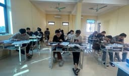 Khoa Ngữ văn và Khoa học xã hội - Trường Đại học Hải Dương tham gia giảng dạy Tiếng Việt cho lưu học sinh Lào