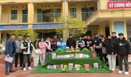 Sinh viên Khoa Nhạc - Họa - Thể dục thực tế nghề nghiệp tại trường phổ thông