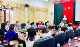 Trường Đại học Hải Dương tổ chức chia tay đồng chí Nguyễn Đình Hưng, nguyên Phó trưởng phòng Khoa học công nghệ - Thông tin - Thư viện nghỉ hưu theo chế độ
